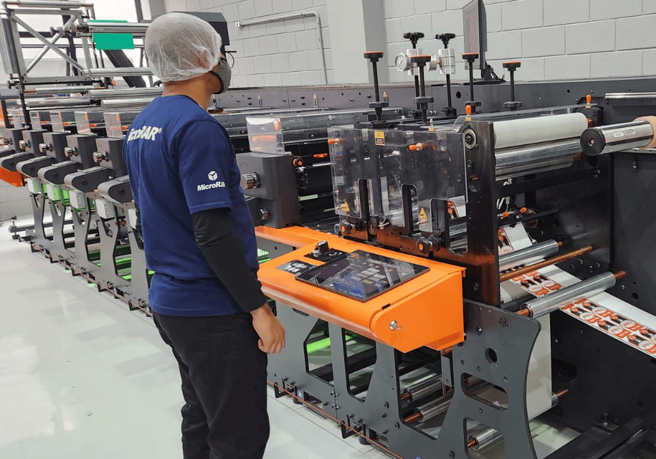 Impressão flexográfica para rótulos: como a tecnologia eleva a qualidade | MicroRAR